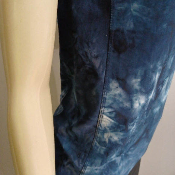 VOGO Athletica Tie Dye T-shirt - Picture 2 of 5